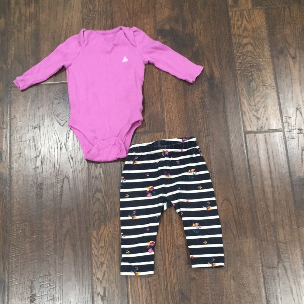 Baby Gap outfit in great condition. Size 3-6 months